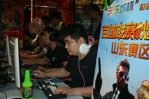 一位是去年 一位是去年