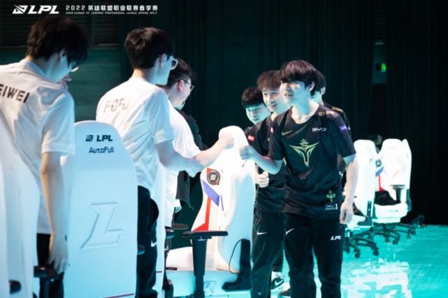 强硬内线时 强硬内线时